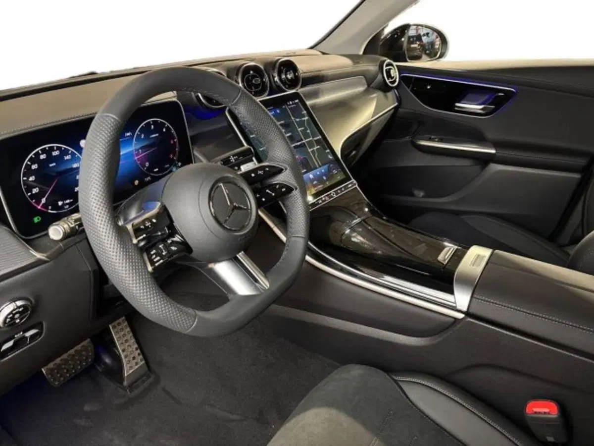 Mercedes-Benz GLC nuova a Bologna (11)