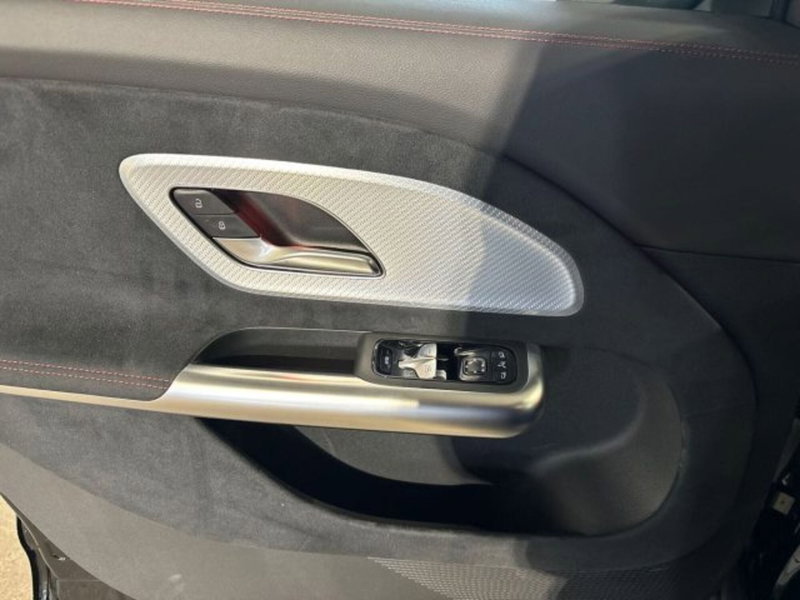 Mercedes-Benz GLB EQ nuova a Bologna (10)