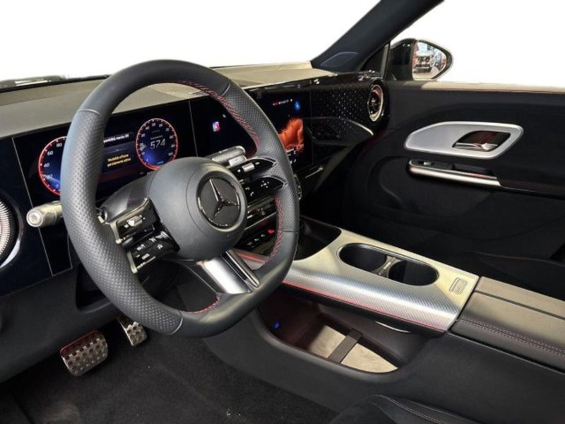 Mercedes-Benz GLB EQ nuova a Bologna (11)