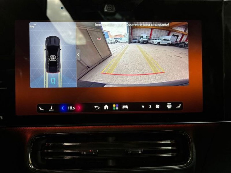 Mercedes-Benz GLB EQ nuova a Bologna (12)