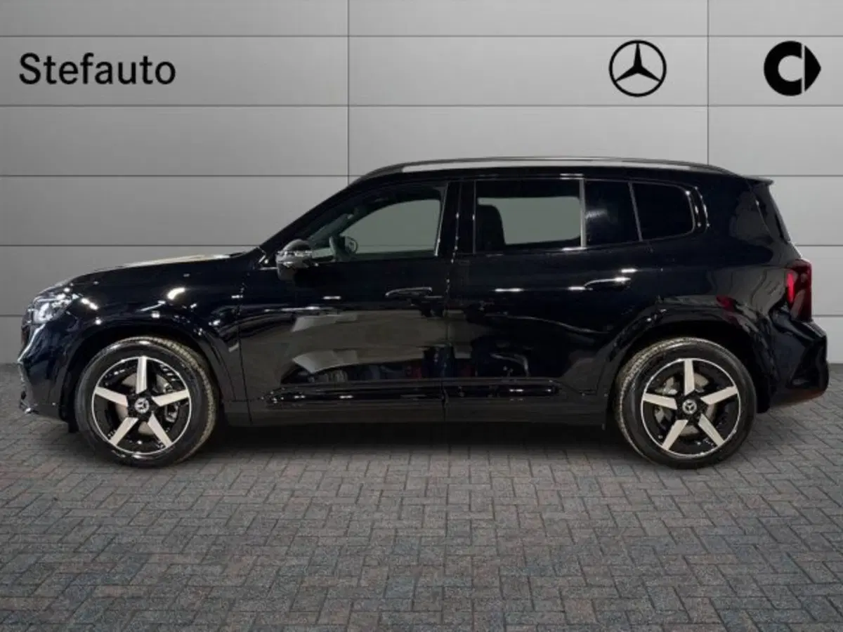Mercedes-Benz GLB EQ nuova a Bologna (3)