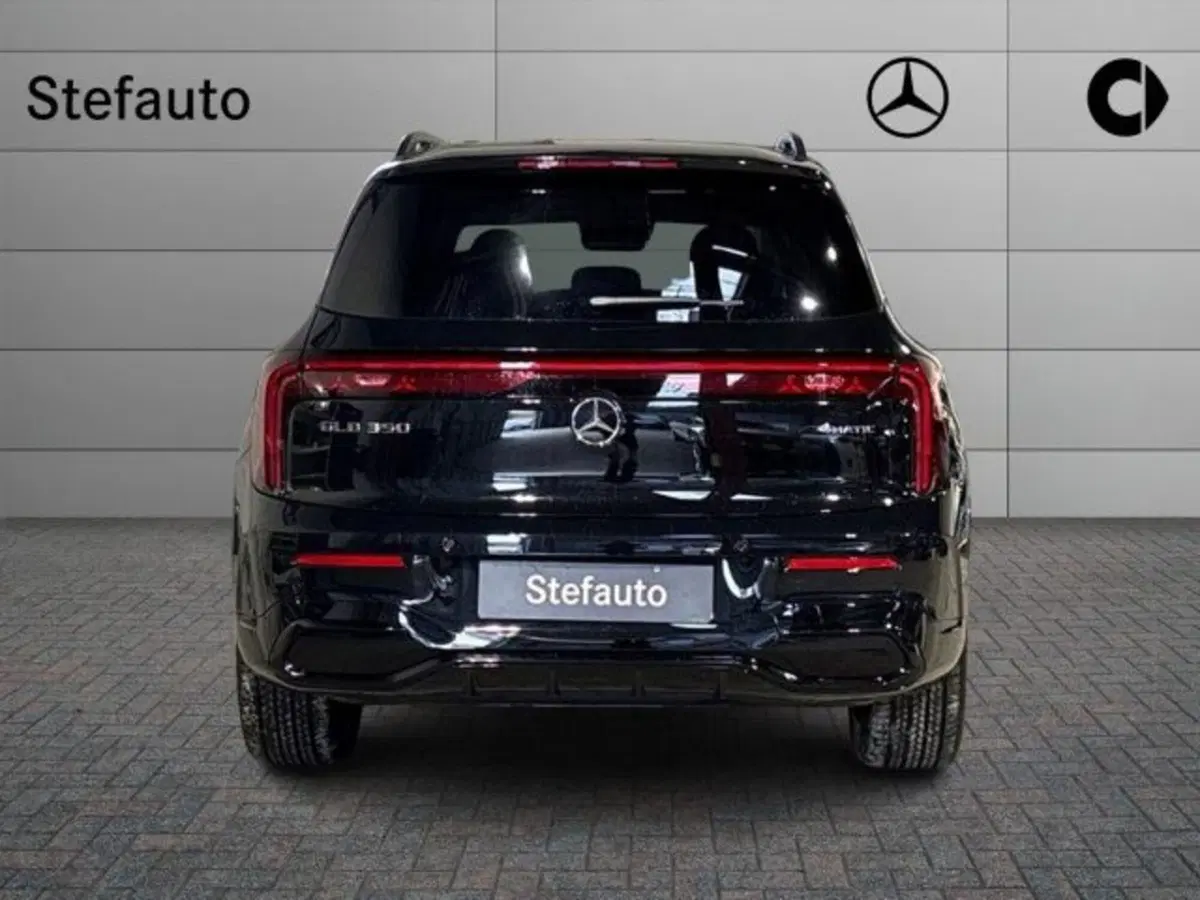 Mercedes-Benz GLB EQ nuova a Bologna (6)