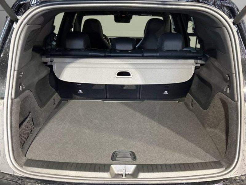 Mercedes-Benz GLB EQ nuova a Bologna (7)