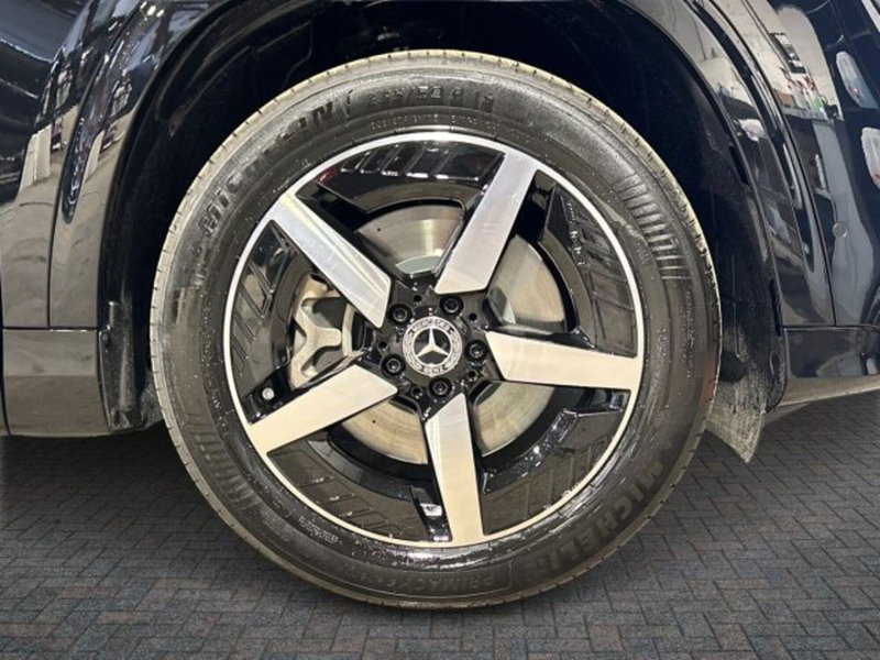 Mercedes-Benz GLB EQ nuova a Bologna (8)