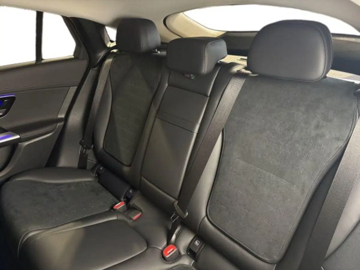 Mercedes-Benz GLC nuova a Bologna (9)