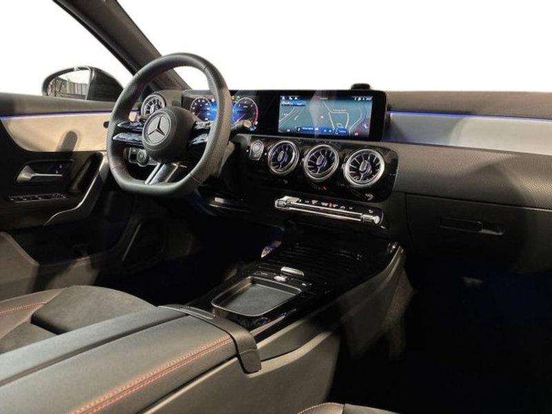 Mercedes-Benz Classe A nuova a Bologna (15)