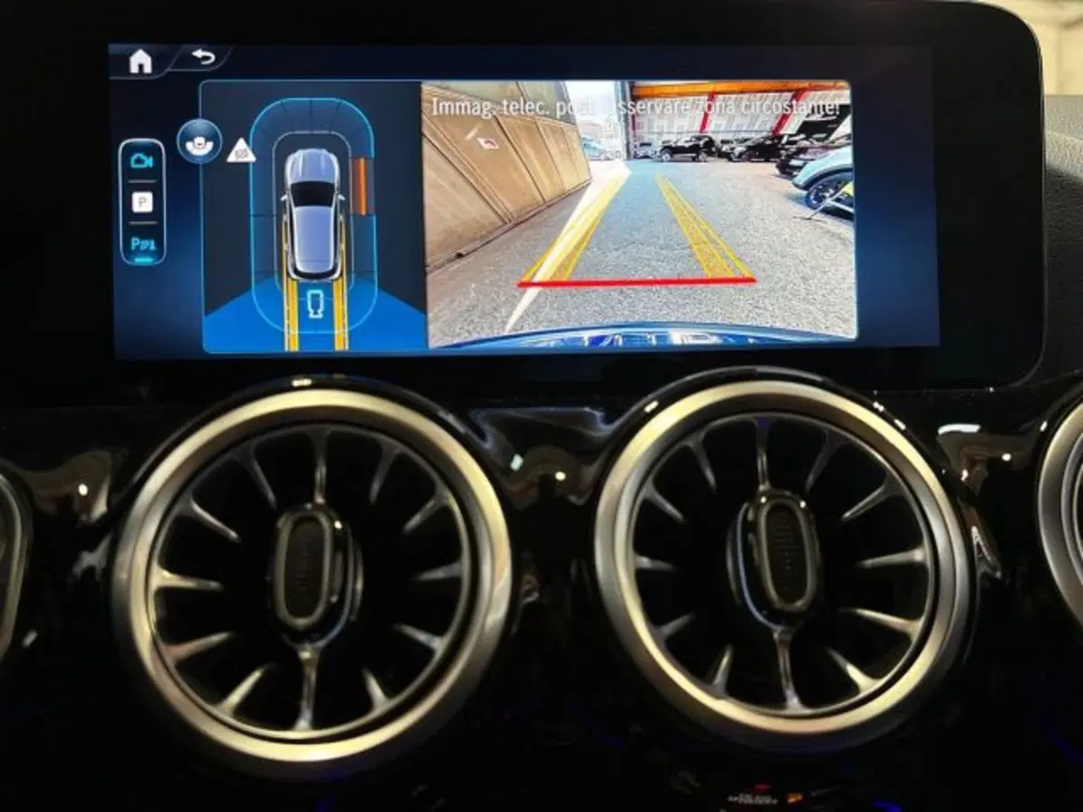 Mercedes-Benz GLA SUV nuova a Bologna (12)