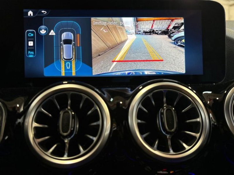 Mercedes-Benz GLA SUV nuova a Bologna (12)