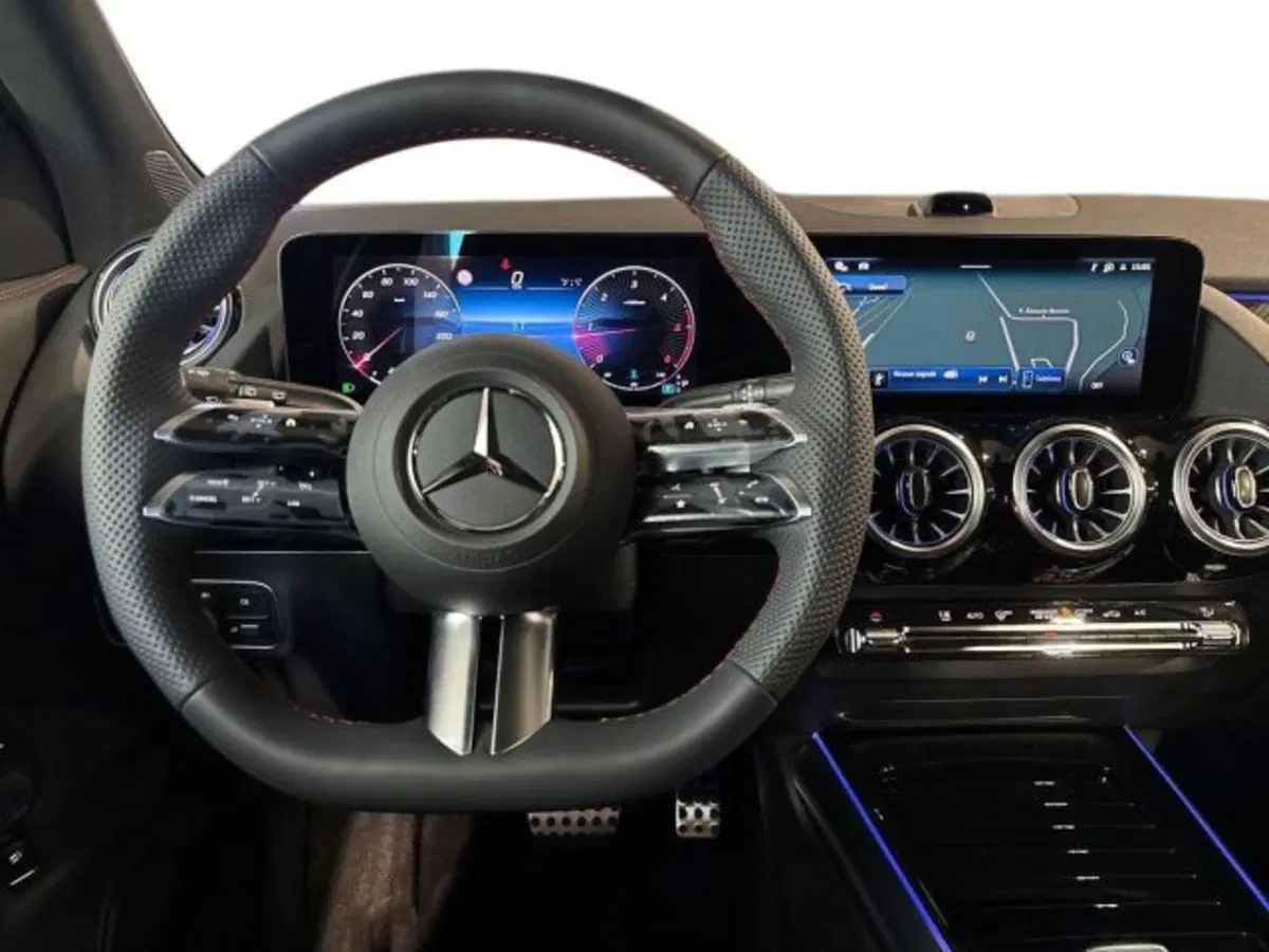 Mercedes-Benz GLA SUV nuova a Bologna (14)