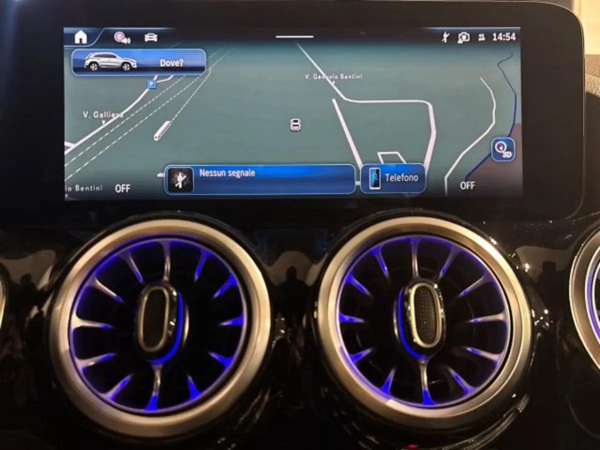 Mercedes-Benz GLA SUV nuova a Bologna (17)