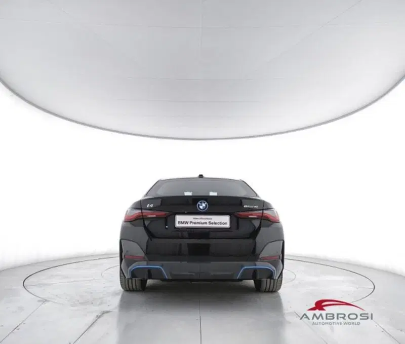 BMW i4 usata a Perugia (6)