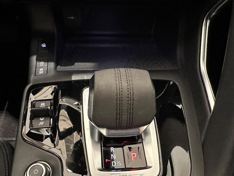 Jaguar E-Pace usata a Varese (12)