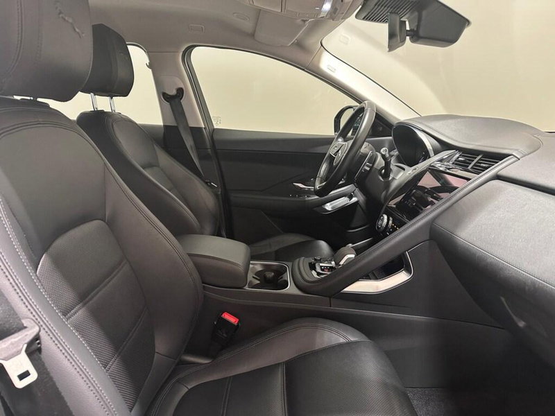 Jaguar E-Pace usata a Varese (3)