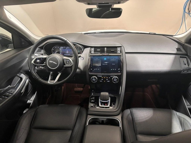 Jaguar E-Pace usata a Varese (4)