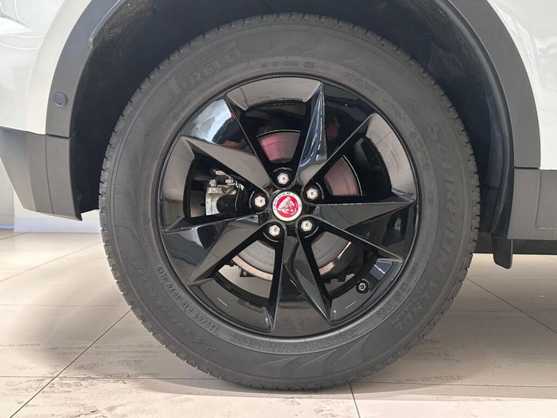 Jaguar E-Pace usata a Varese (9)