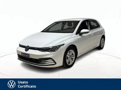 Volkswagen Golf 1.5 TGI DSG Life del 2022 usata a Arzignano