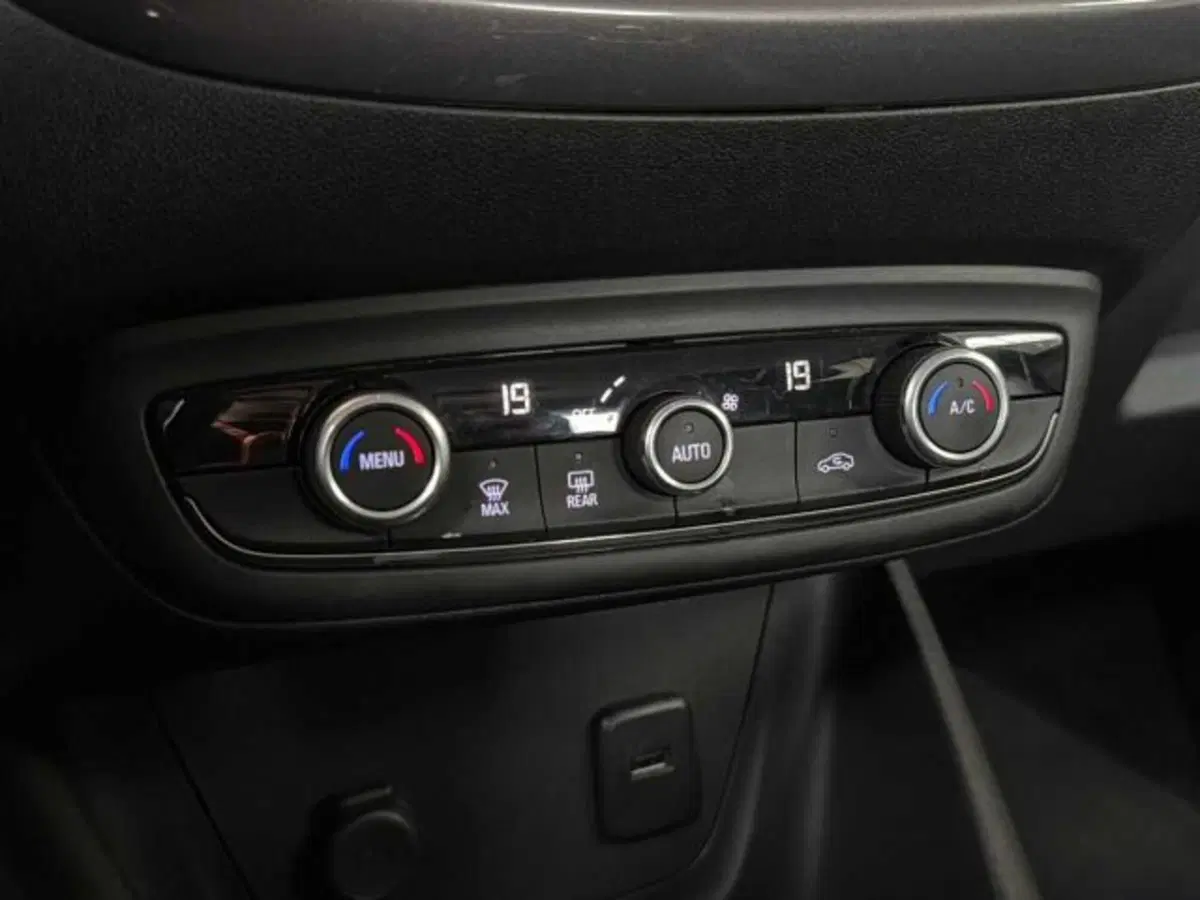 Opel Crossland X usata a Bologna (17)