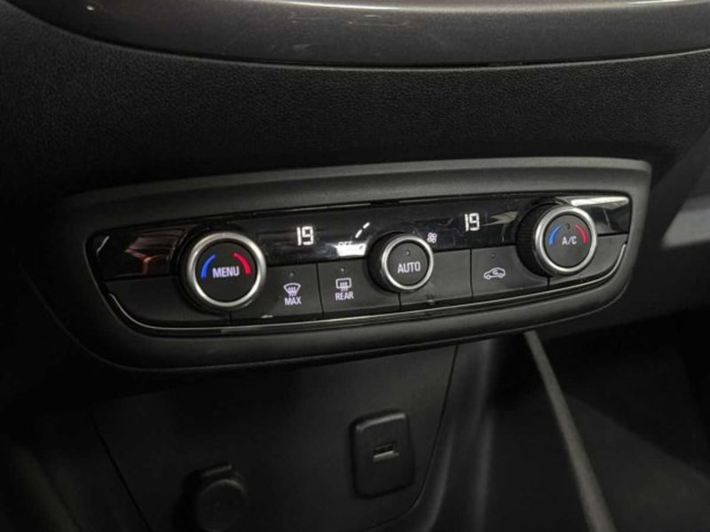 Opel Crossland X usata a Bologna (17)