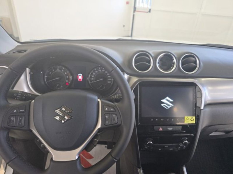 Suzuki Vitara nuova a Reggio Emilia (10)