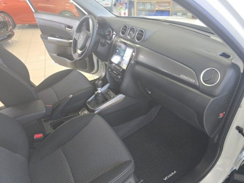 Suzuki Vitara nuova a Reggio Emilia (16)