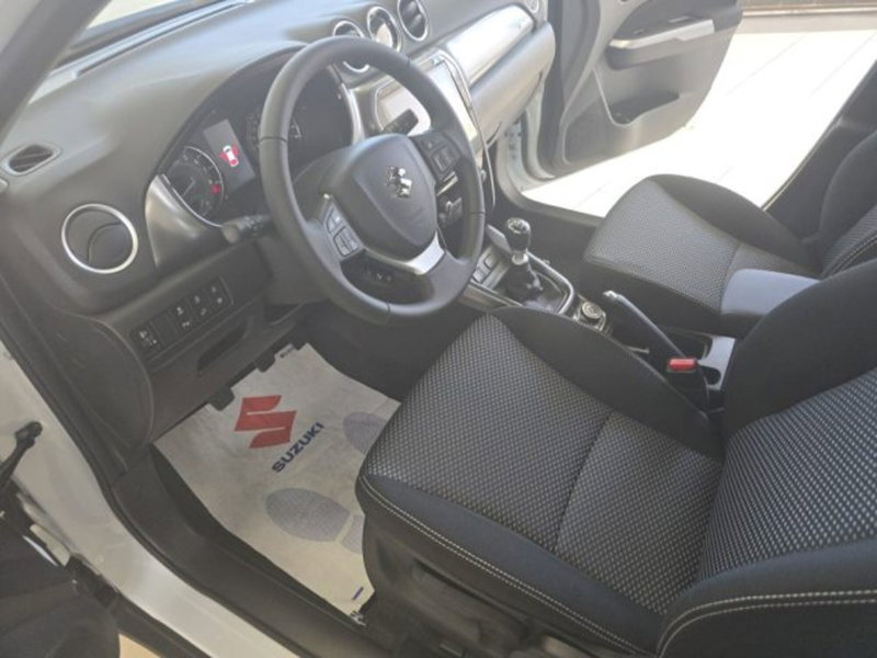 Suzuki Vitara nuova a Reggio Emilia (9)