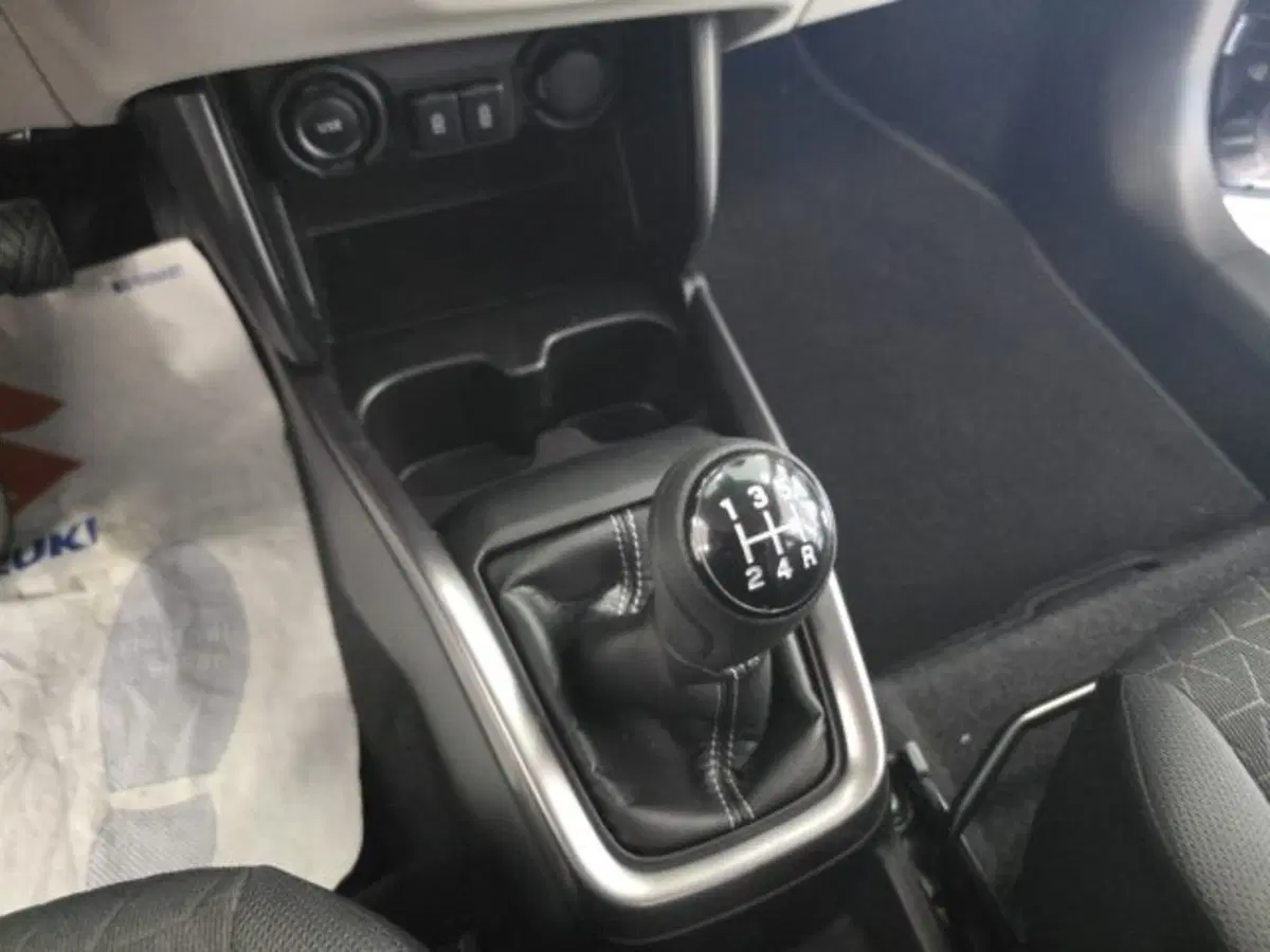 Suzuki Swift nuova a Reggio Emilia (14)