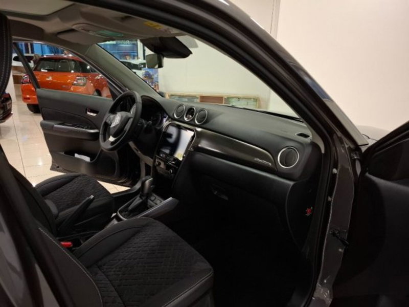 Suzuki Vitara nuova a Reggio Emilia (19)