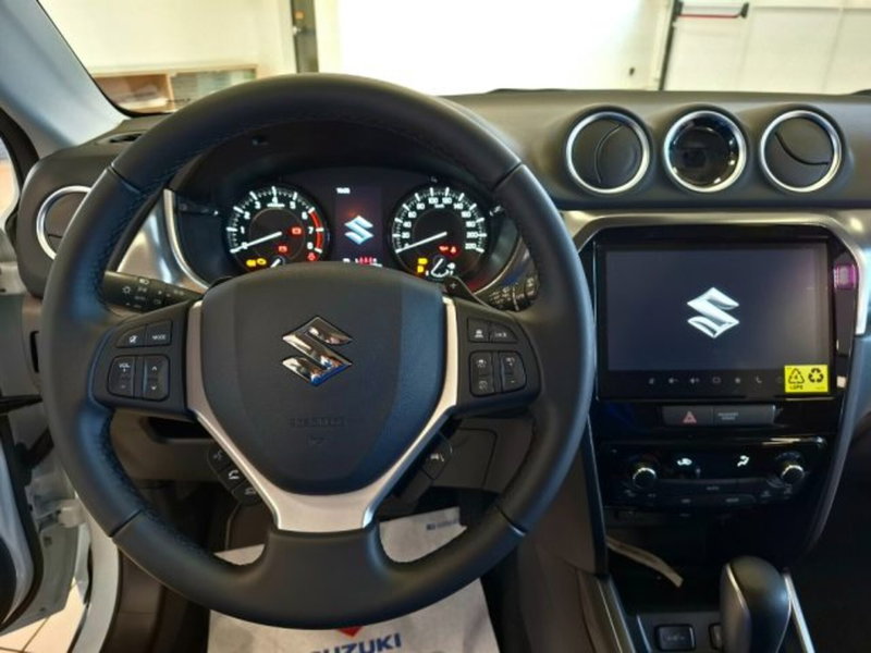 Suzuki Vitara nuova a Reggio Emilia (10)
