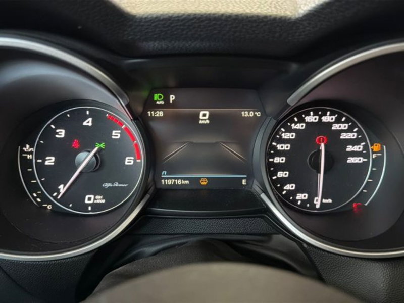 Alfa Romeo Stelvio usata a Bologna (11)
