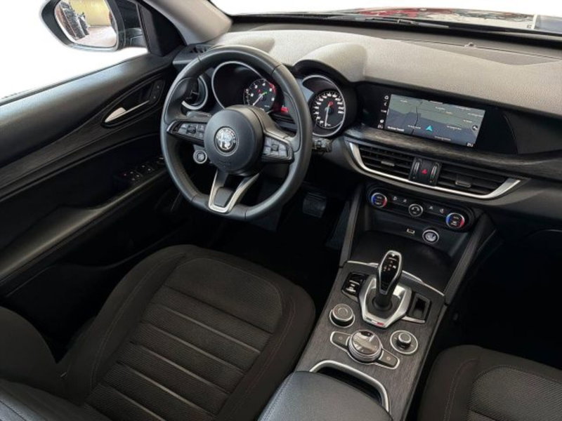 Alfa Romeo Stelvio usata a Bologna (15)