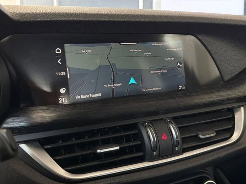 Alfa Romeo Stelvio usata a Bologna (16)