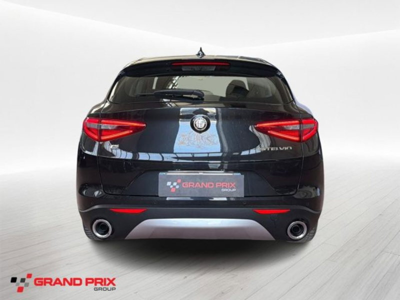 Alfa Romeo Stelvio usata a Bologna (5)