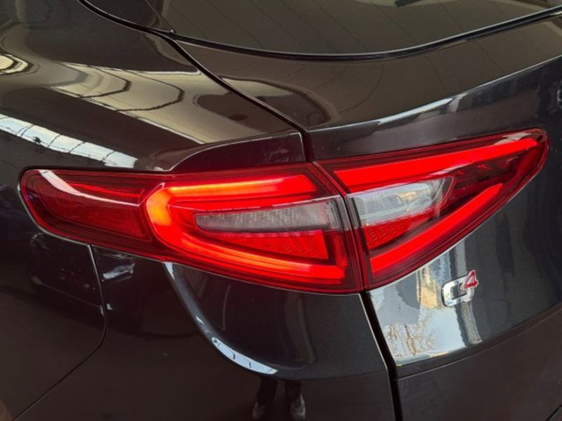 Alfa Romeo Stelvio usata a Bologna (8)