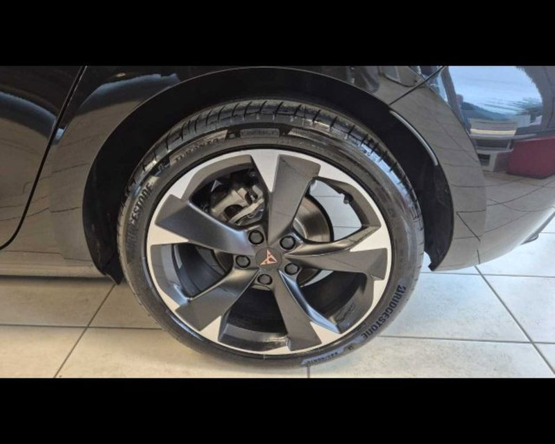 Cupra Leon nuova a Bologna (5)