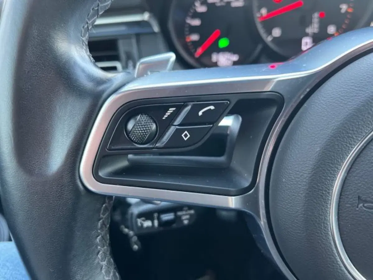 Porsche Macan usata a Bologna (15)