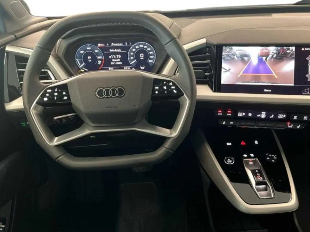 Audi Q4 Sportback nuova a Bologna (10)