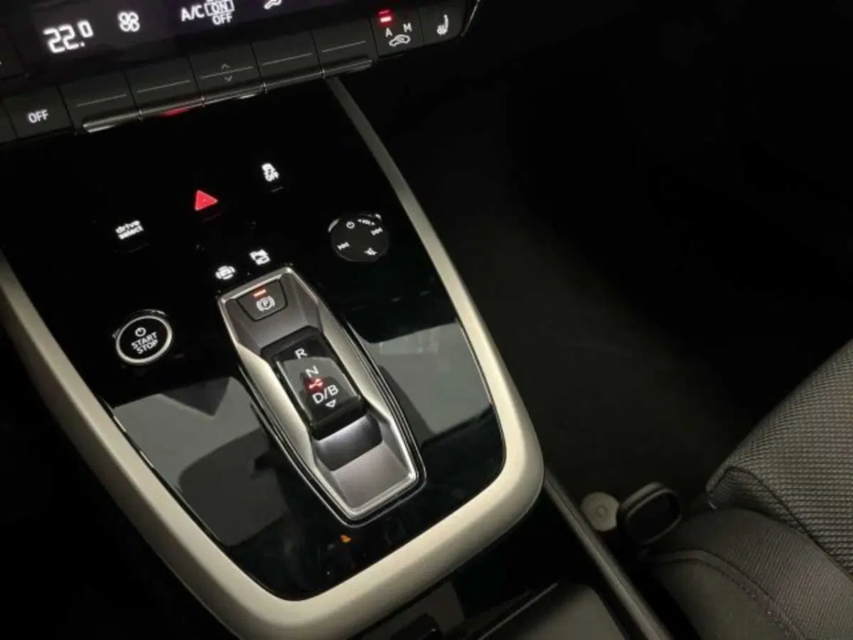 Audi Q4 Sportback nuova a Bologna (18)
