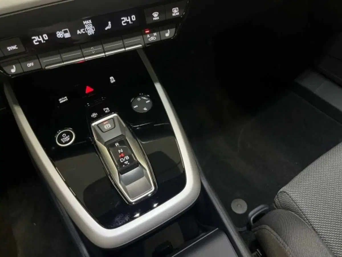 Audi Q4 Sportback nuova a Bologna (18)