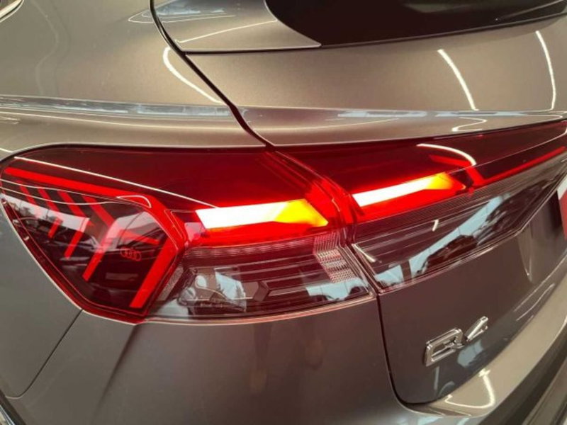 Audi Q4 Sportback nuova a Bologna (8)