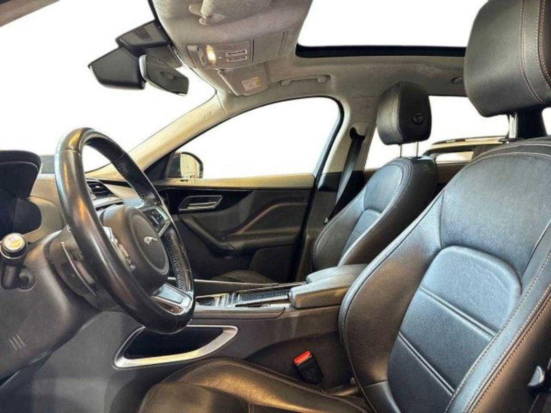 Jaguar F-Pace usata a Bologna (12)