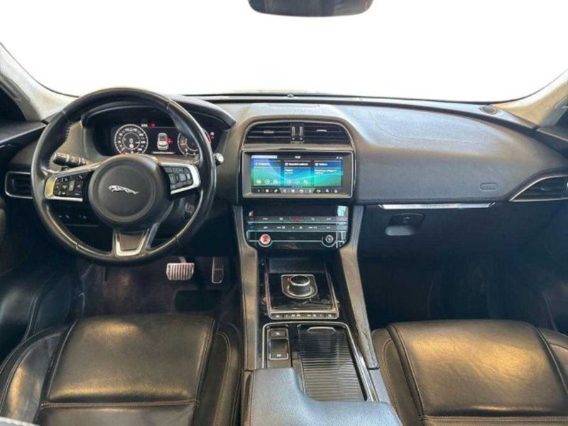 Jaguar F-Pace usata a Bologna (9)