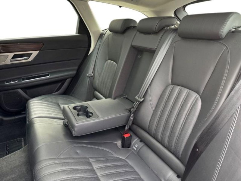 Jaguar XF Sportbrake usata a Bologna (13)