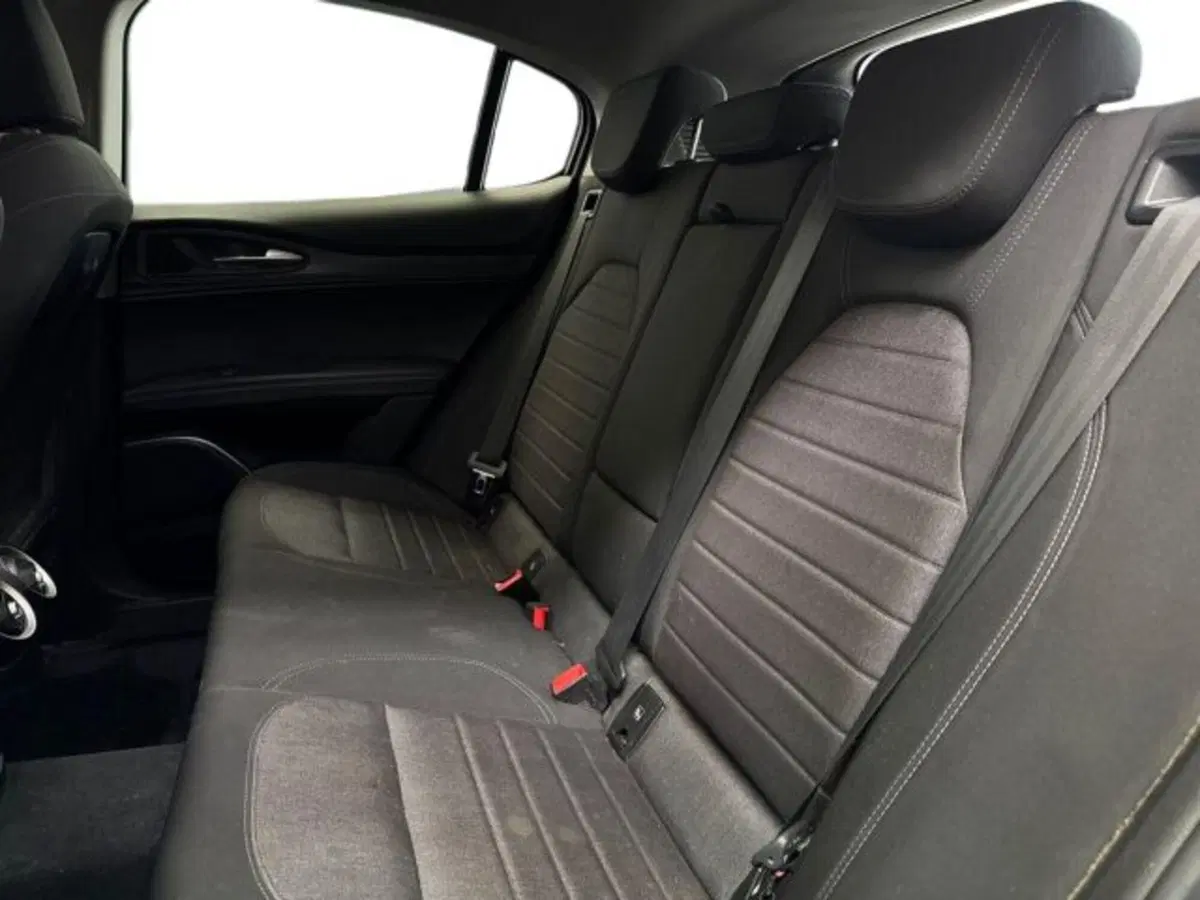 Alfa Romeo Stelvio usata a Bologna (13)