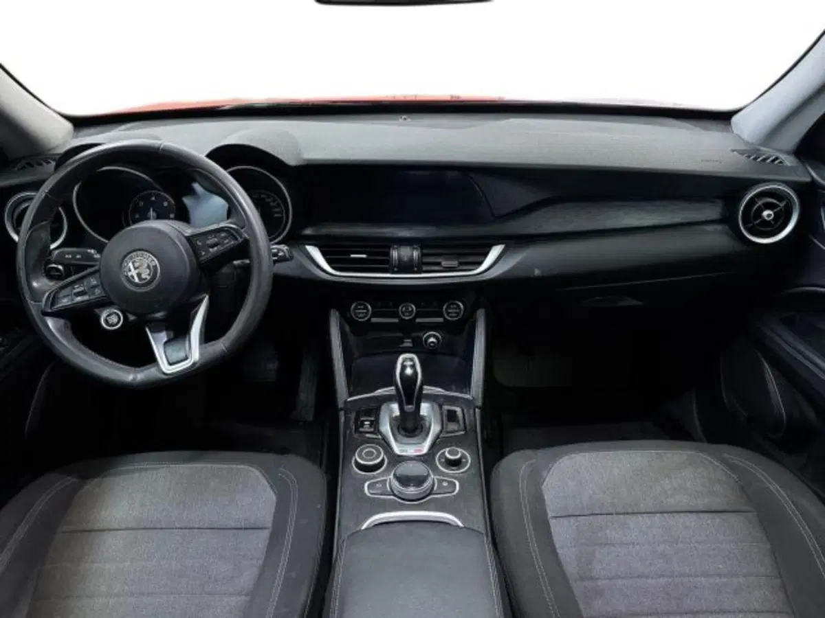 Alfa Romeo Stelvio usata a Bologna (9)