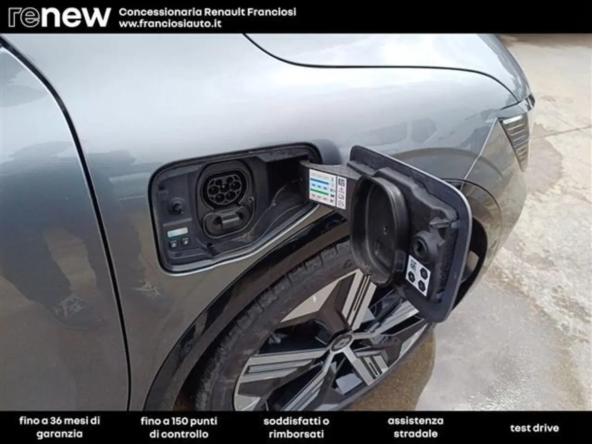 Renault Megane E-Tech Electric usata a Modena (17)