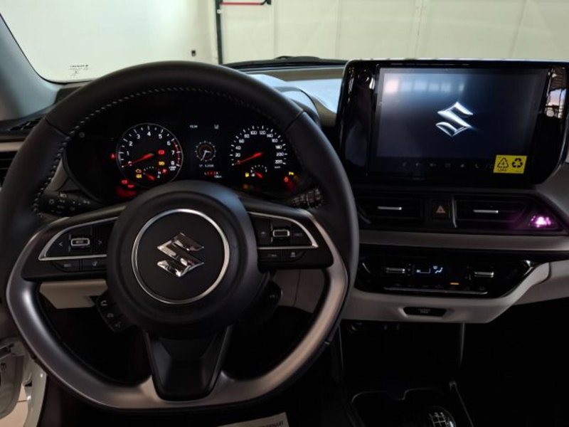 Suzuki Swift nuova a Reggio Emilia (9)