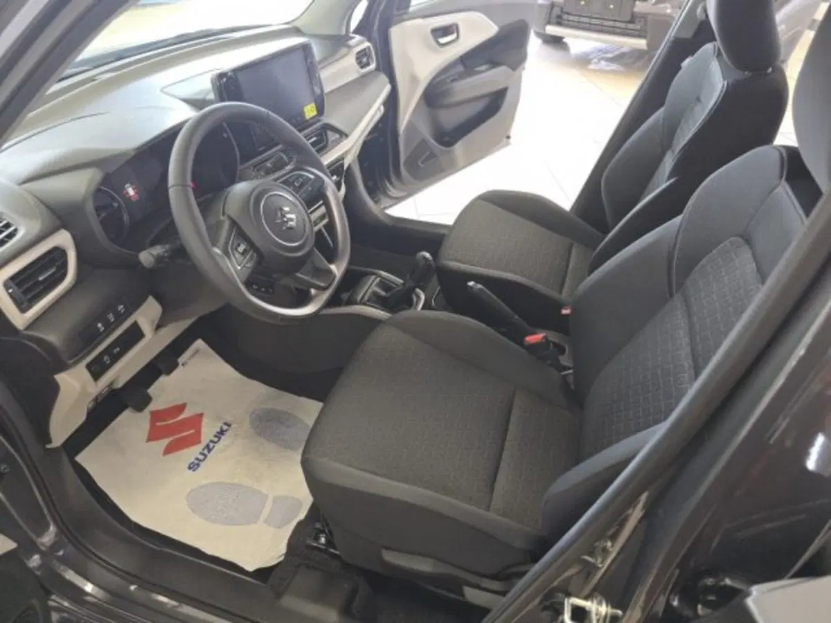 Suzuki Swift nuova a Reggio Emilia (10)