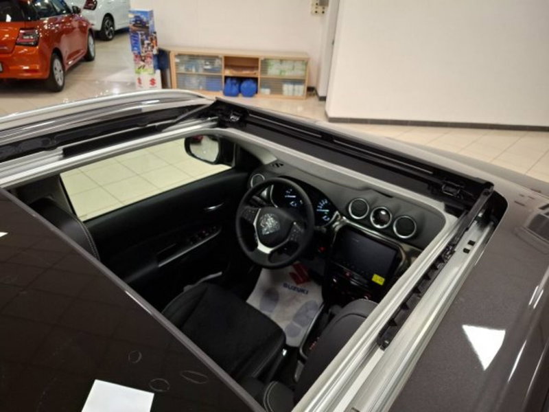 Suzuki Vitara nuova a Reggio Emilia (17)