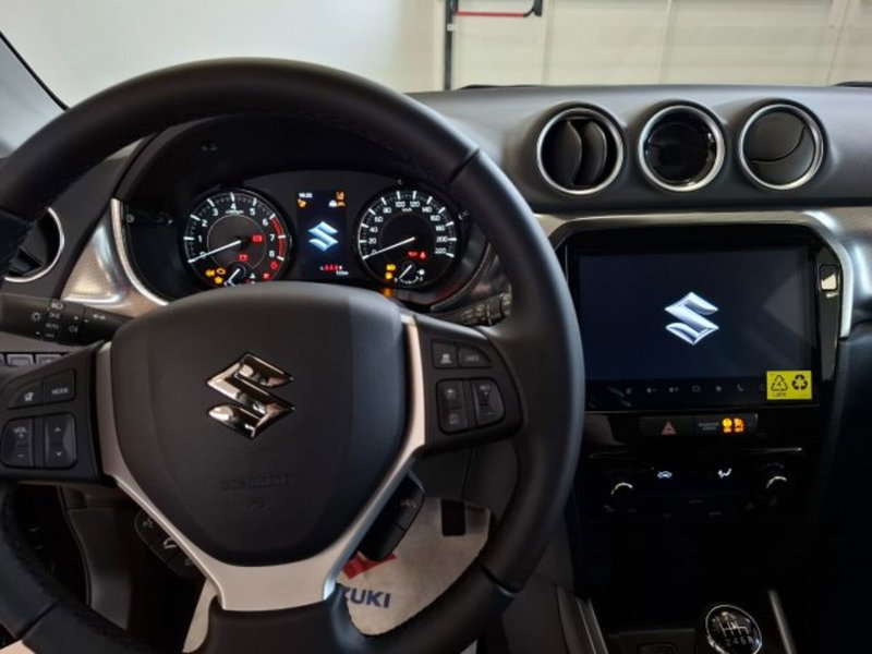 Suzuki Vitara nuova a Reggio Emilia (9)