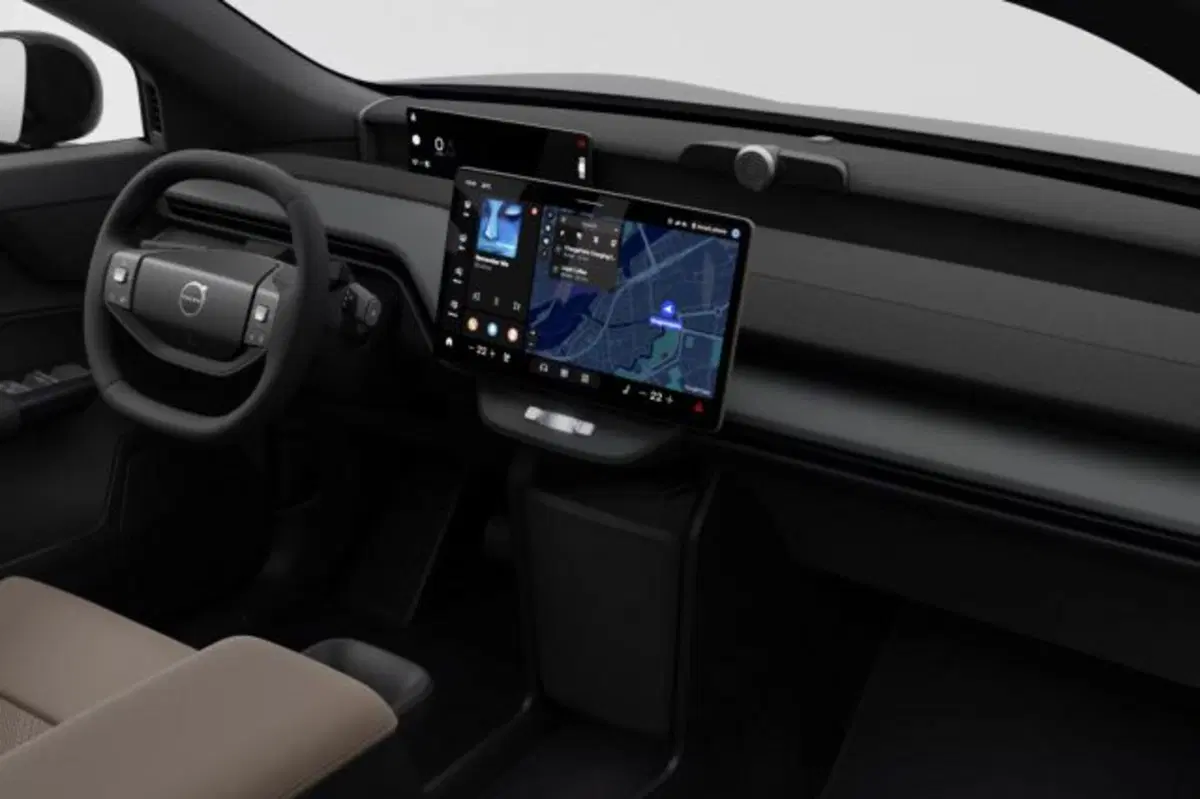 Volvo EX60 nuova a Modena (11)